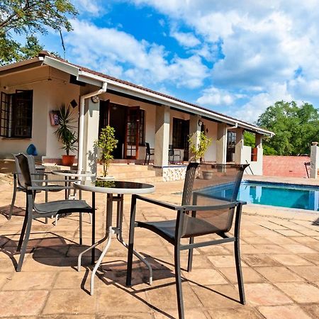 Chez Vincent Hotel Mbombela Екстериор снимка