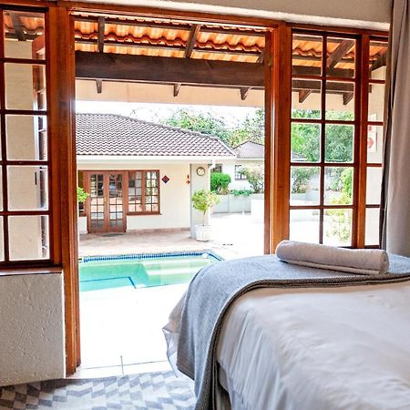 Chez Vincent Hotel Mbombela Екстериор снимка