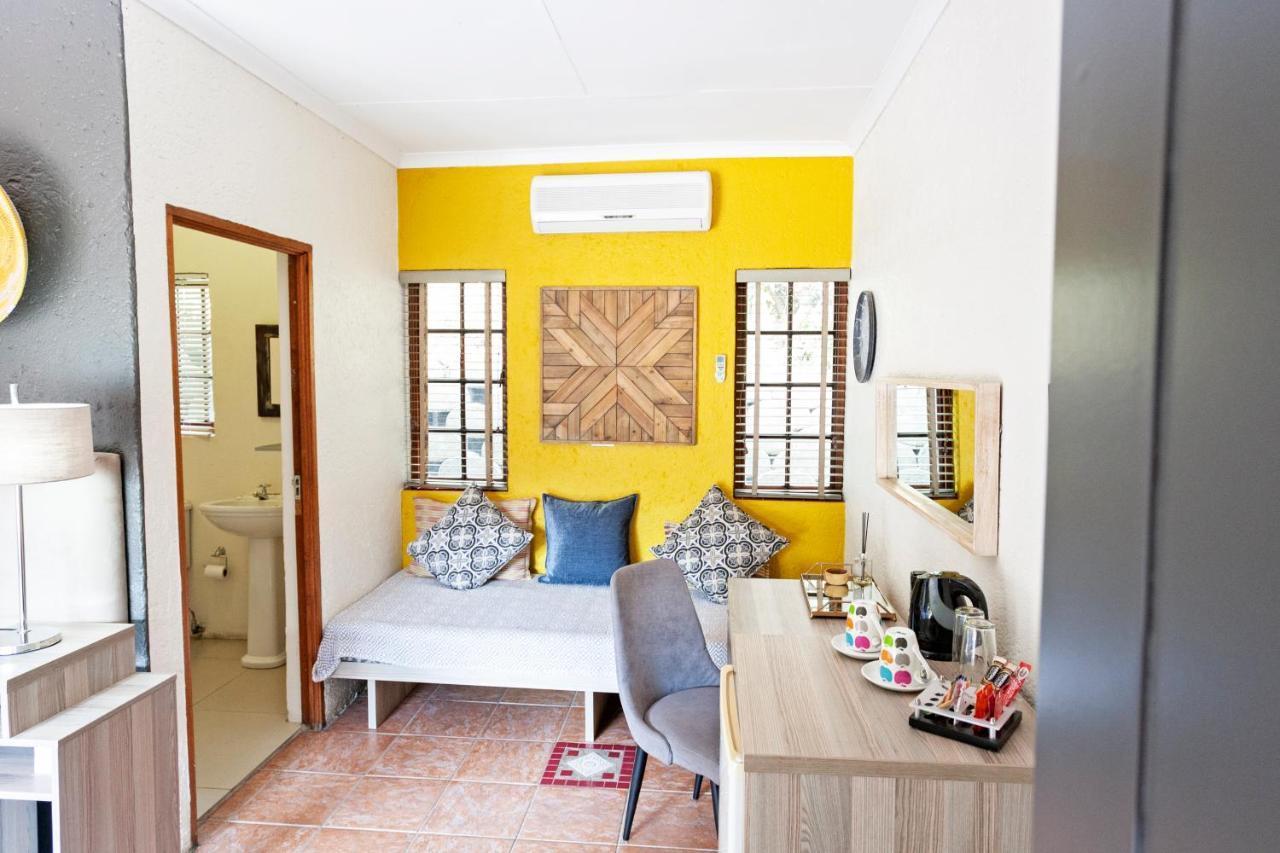 Chez Vincent Hotel Mbombela Екстериор снимка