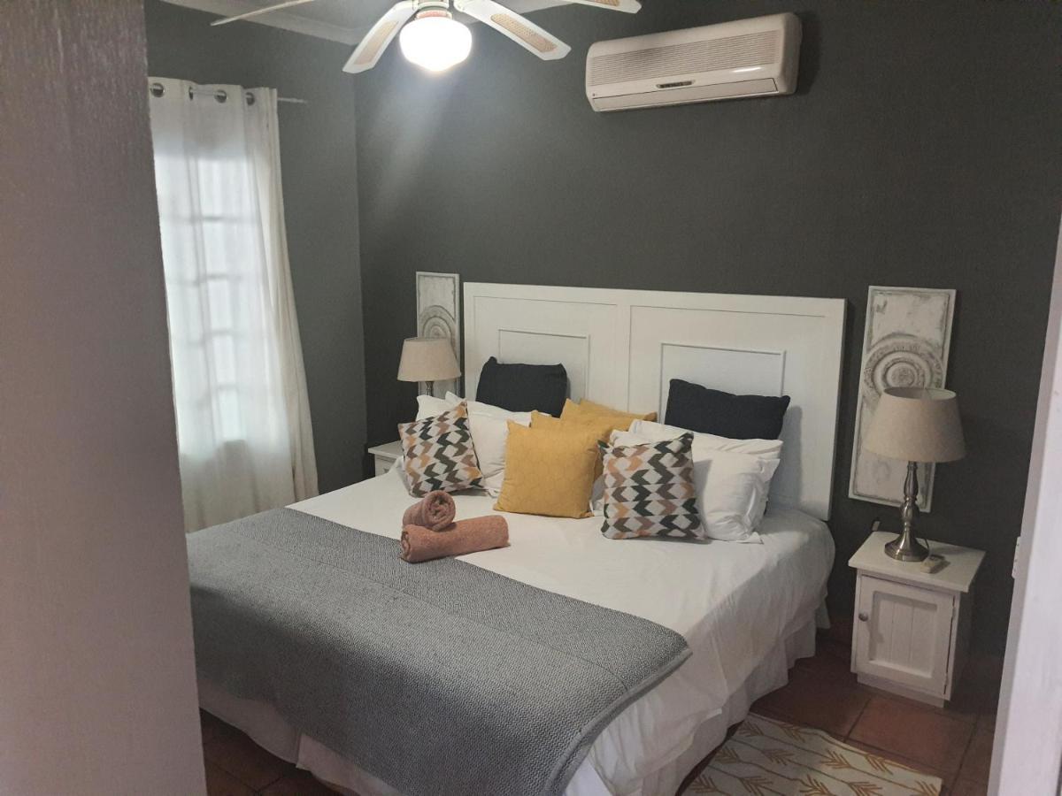 Chez Vincent Hotel Mbombela Екстериор снимка