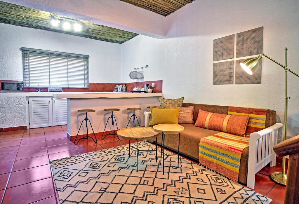 Chez Vincent Hotel Mbombela Екстериор снимка