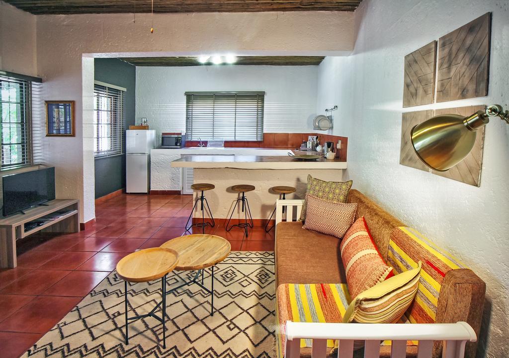 Chez Vincent Hotel Mbombela Екстериор снимка